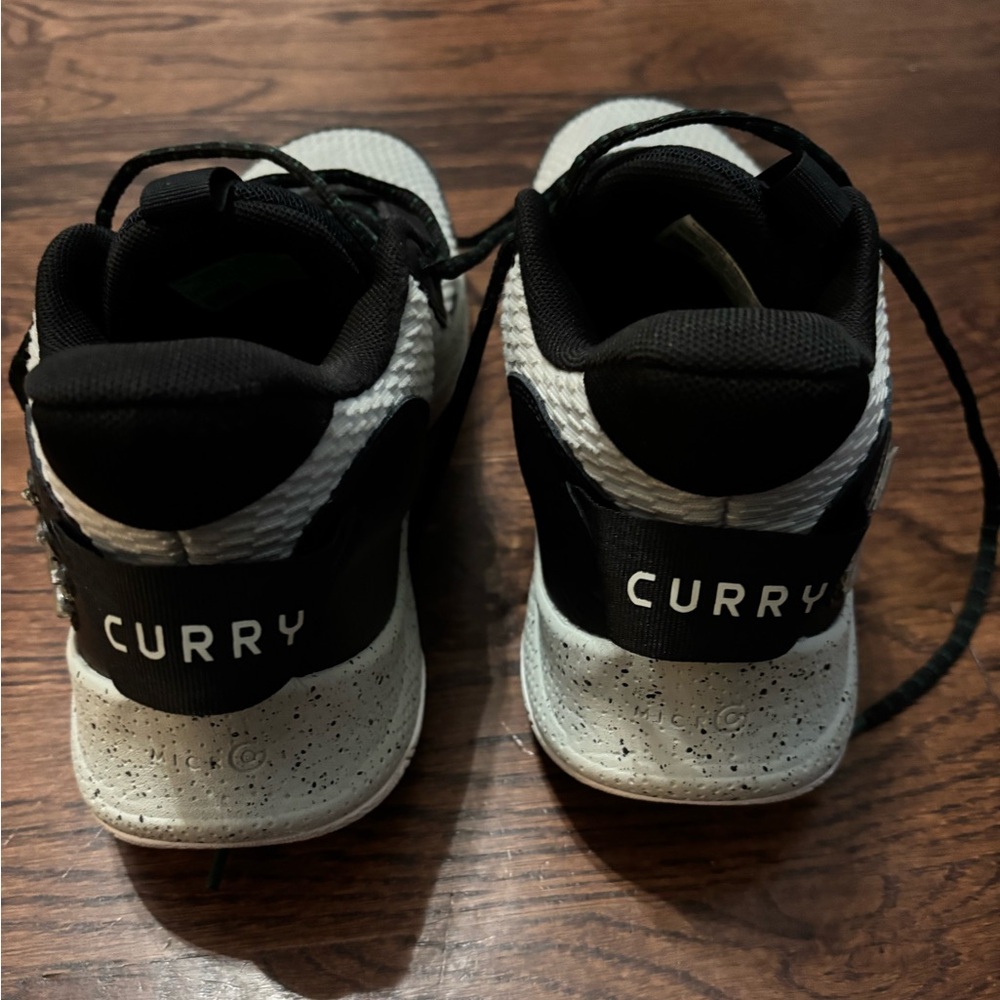 UA Curry 3Z7 Basketball Shoes